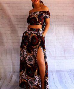 La tela wax es conocida por sus diseños coloridos y llamativos, que a menudo se inspiran en la cultura africana.