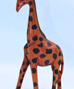 Les girafes sont des animaux grands et forts, ce qui peut nous rappeler l'importance de maintenir une posture droite et forte dans notre propre vie.