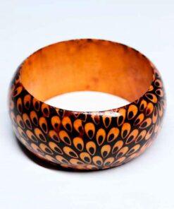 Pulseras diseñadas para proteger al usuario contra el mal de ojo o la mala suerte.