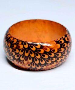 Pulseras diseñadas para proteger al usuario contra el mal de ojo o la mala suerte.