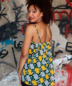 Si estás buscando una tela para crear una prenda especial y diferenciarte del resto, el top satinado y la tela africana son una excelente opción.