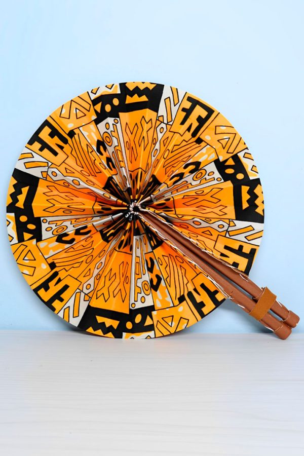 Los abanicos de tela africana son una forma de mostrar la creatividad y la originalidad.