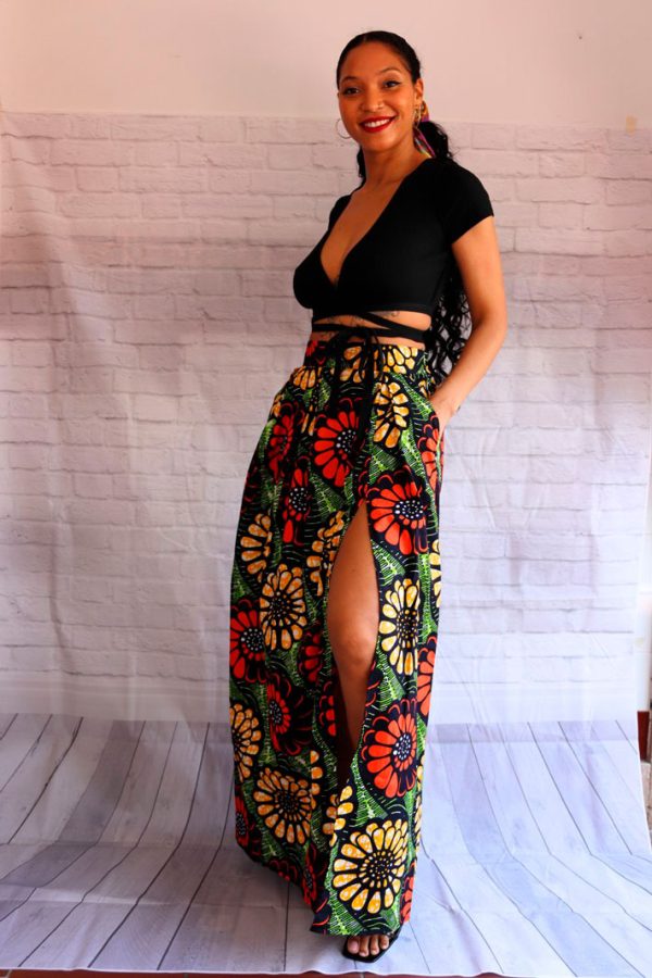 Las faldas maxi de tela africana son ideales para llevar en eventos especiales o simplemente para darle un toque diferente a tu estilo