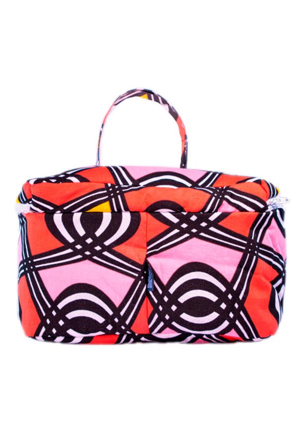un accesorio práctico para viajar, los neceseres estampados en tela africana también pueden ser un regalo perfecto para amigos y familiares amantes de la moda y la artesanía