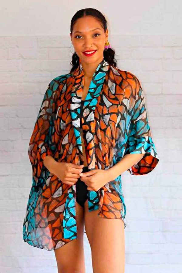Descubre la belleza y la elegancia del kimono en tela africana
