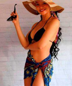 El pareo es una prenda versátil y elegante que se puede usar de múltiples maneras