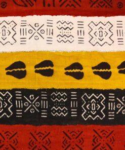 Le tissu africain bogolan est une option intéressante et attrayante à ajouter à votre collection de tissus.