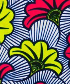 Le tissu en coton wax est résistant à l'eau, ce qui le rend idéal pour les jours de pluie.