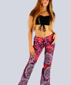 Nuestros pantalones de mujer con telas africanas son la opción perfecta para un look original y elegante.