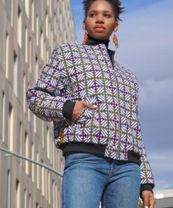 Chaqueta bomber africana Ọlàjú en tela wax con motivos dorados y negros, diseño unisex