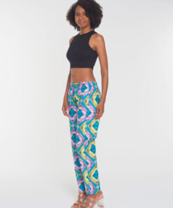 Pantalón unisex de tela wax con estampado africano colorido, diseño de corte recto y ajuste cómodo.