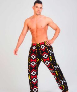 Los pantalones estampados en telas africanas son perfectos para cualquier ocasión, desde una noche en la ciudad hasta una tarde de compras