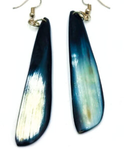 Elegantes pendientes de cuerno africanos para ocasiones especiales