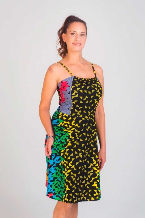 African fabric midi dress with belt, for an elegant and sophisticated style.