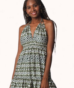 Vestido largo verde con estampado de grecas étnicas